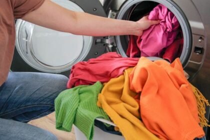 Simple 67p Laundry Hack Prevents Hair and Lint on Clothes