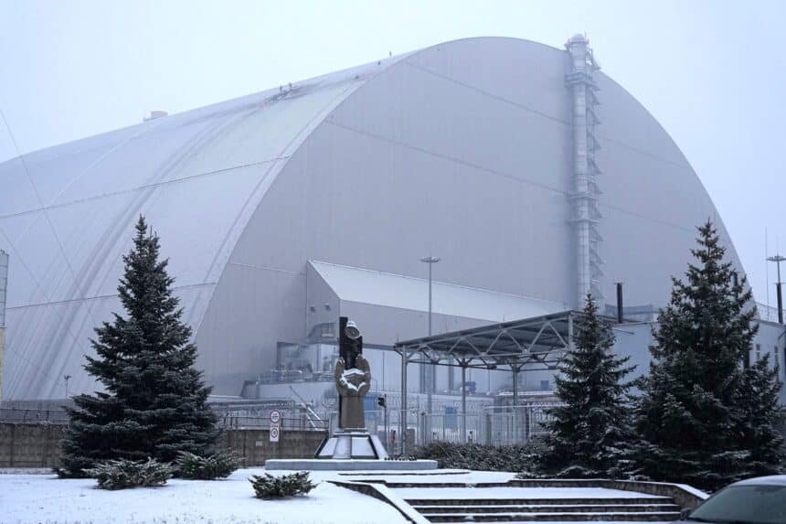 Chernobyl Power Outage Deepens Ukraine’s Winter Blackouts Crisis