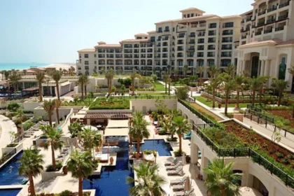 Ultra-Luxury Hotels Hit Record Prices as Wealthy Travelers Splurge