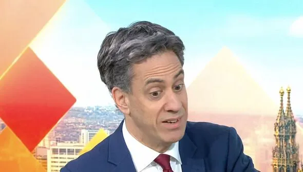Miliband Slams Streeting, Pitches Leadership Amid Labour Tensions