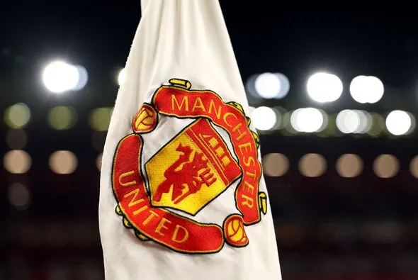 Man Utd Race to Secure Double Teen Defender Deal Before Clause Doubles