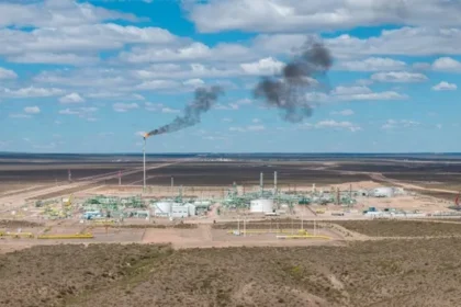 MPLX Delivers 8% Yield and Strong Buy Amid AI Bubble Fears