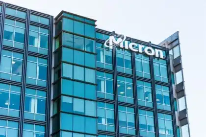 Micron Opens .75B Semiconductor Plant in Gujarat, India