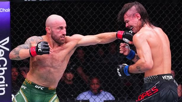 Volkanovski Retains UFC Featherweight Title in Dominant Win Over Lopes