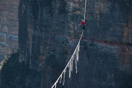 Apple’s Subscription Expansion Faces Consumer Trust Challenges