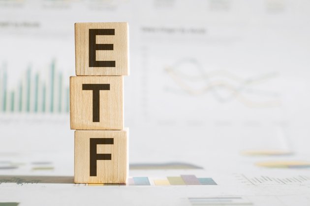 January ETF Inflows Hit Record 5B Amid Investor Rush