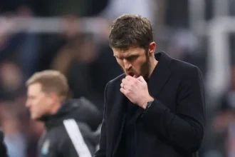 Carrick Sticks to Man Utd Plan for Aston Villa Despite Loss