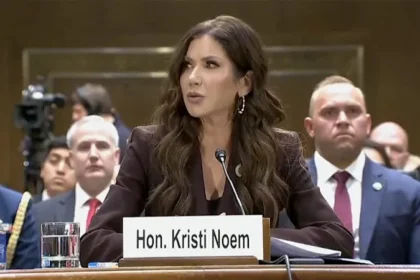 Durbin Grills Noem on Deadly Minneapolis Shootings Response