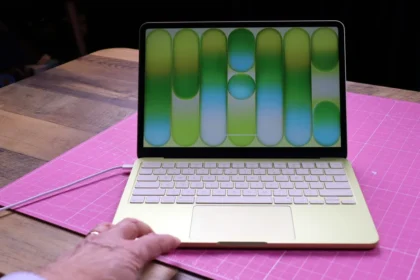 MacBook Neo Tops Budget Laptops at £569 Amazon Deal