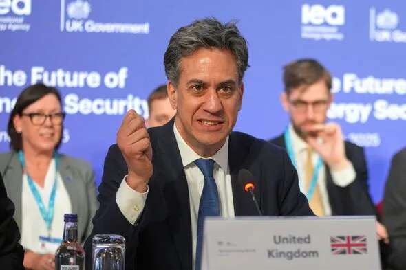 Iran Strait Blockade Fuels UK Push for North Sea Oil Extraction Iran Strait Blockade Fuels UK Push for North Sea Oil Extraction