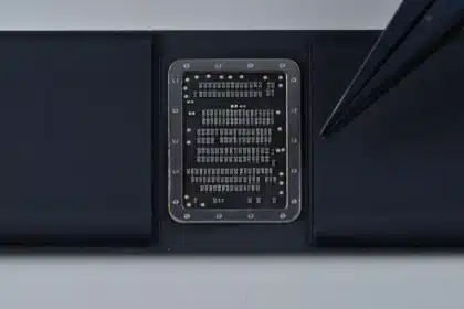 YouTuber Upgrades MacBook Neo to 1TB Storage in ASMR Video