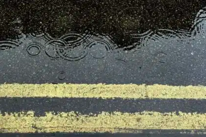 Single vs Double Yellow Lines: UK Drivers’ Key Distinction