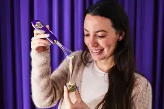 Cadbury Creme Egg GooTool Enables Mess-Free Eating Rituals