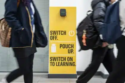 Scottish Education Secretary Eyes Mobile Phone Ban Legislation