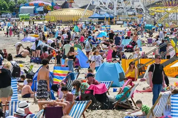 UK Easter Heat Hits 17C, Hotter Than Corfu After Snow