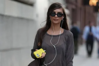 Wired Headphones Surge as Chic Fashion Accessory Trend