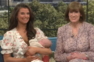 Dancer Gives Birth on Street Mistaking Labor for Severe Poo