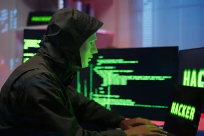 Iran’s Charming Kitten Hackers Use Cold War Tricks to Target Apple, Windows