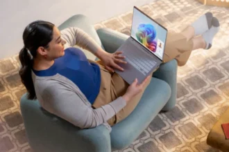 PeekDesktop Tool Adds macOS-Style Peek to Windows 11 Desktops