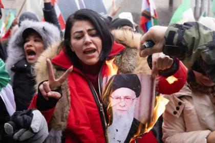 90% of Iranian Canadians Support Regime Change: Survey