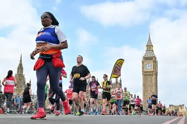 London Marathon 2026: Track Runners Live with App & Results