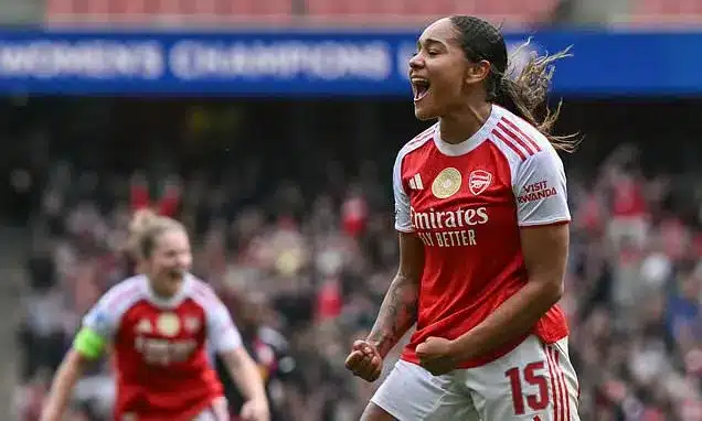 Olivia Smith Nets Winner as Arsenal Beats Lyon 2-1 in UCL Semi First Leg