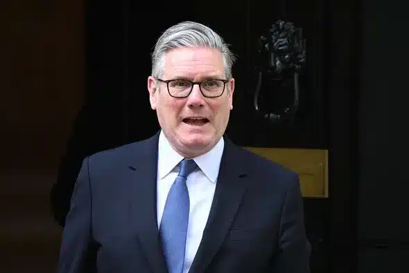 Keir Starmer Faces Mandelson Scandal and Sleaze Probe Vote