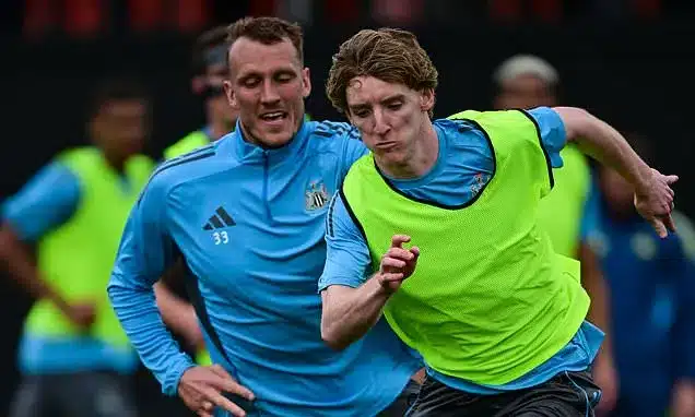 Anthony Gordon Back in Newcastle Training Amid £80m Transfer Buzz