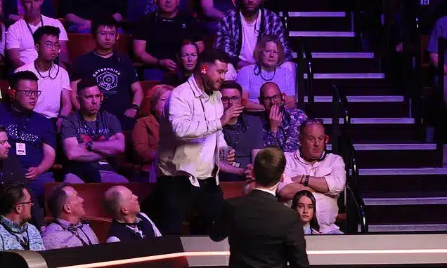 Snooker Fan Ejected from Crucible Semi for Epstein Files Shout