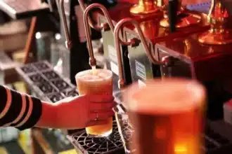 London Pint Prices Hit £10 Milestone in Luxury Bars First