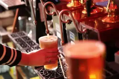 London Pint Prices Hit £10 Milestone in Luxury Bars First