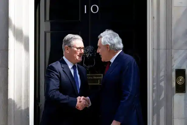 Starmer Appoints Brown and Harman to Counter Labour Leadership Threat