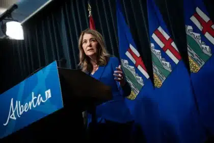 Smith: Pipeline Deal to Secure More Ottawa Accommodations for Alberta