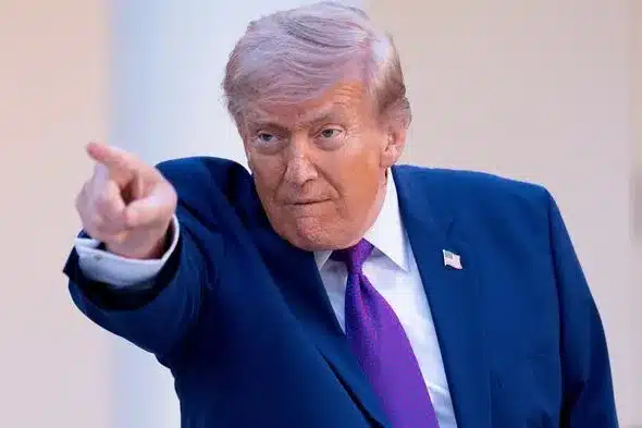 Trump Health Concerns Mount After Oval Office Drowsiness Incident