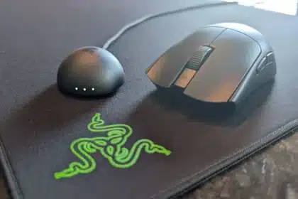 Razer Viper V4 Pro: Lightweight Champ Redefines Esports Mouse