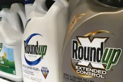 Health Canada Boosts Glyphosate Pesticide Monitoring Amid Safety Debate