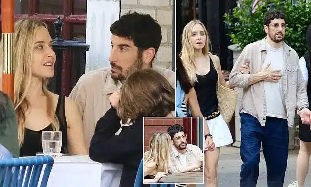 Jason Biggs and Jenny Mollen Seen Arm-in-Arm Amid Marriage Split Jason Biggs and Jenny Mollen Seen Arm-in-Arm Amid Marriage Split