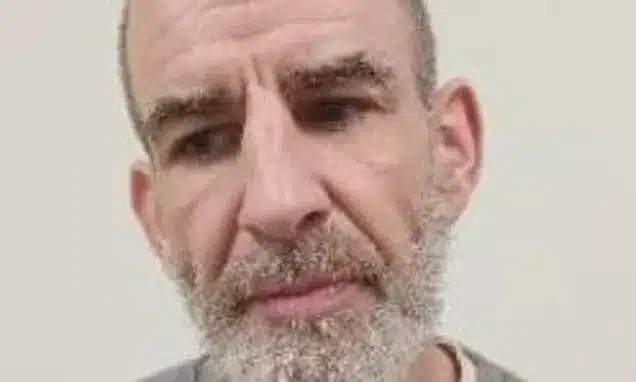 Burglar’s Blunder: Passport Photo Leaves Him Caught in Mansion Break-in