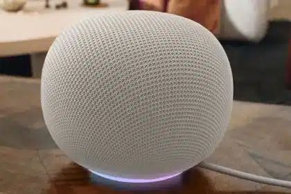 Google Unveils Smart Speaker to Challenge Alexa