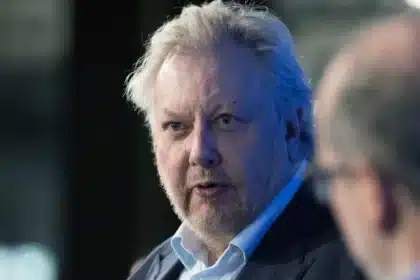 Richard White Steps Down as WiseTech Chairman Amid Share Price Drop