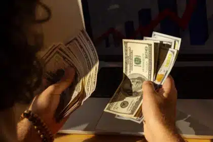 US Dollar’s Path: Fed Policy and Market Shifts