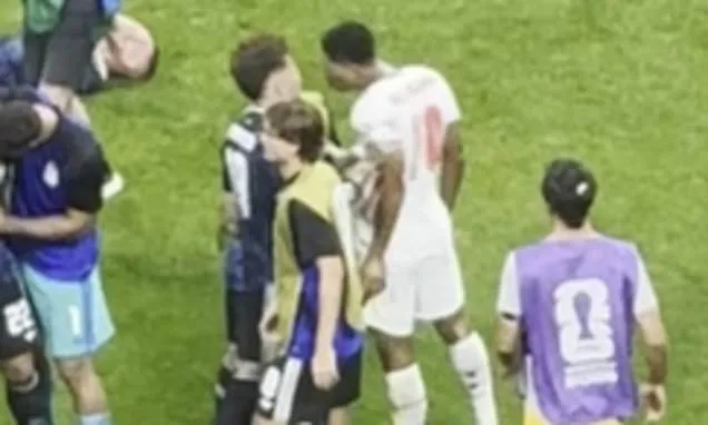 Jude Bellingham’s Post-Match Clash with Argentina Players at World Cup Jude Bellingham’s Post-Match Clash with Argentina Players at World Cup
