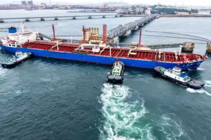 Middle East Tensions Drive Oil Prices Up Amid Supply Fears