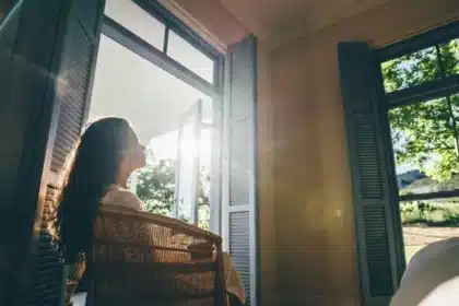 Neighbor’s Balcony Habits Disrupting Resident’s Life, Reddit Post Reveals