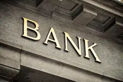Financial Stocks See Inflows Amid Mixed Market Performance