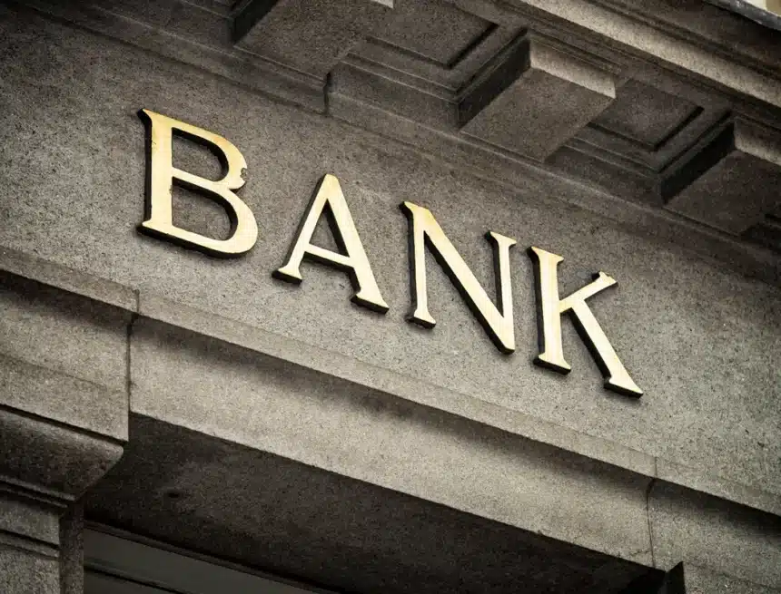 Financial Stocks See Inflows Amid Mixed Market Performance