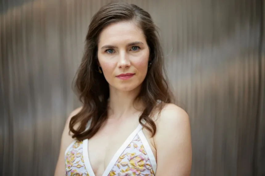 Amanda Knox Defends Edinburgh Fringe Show Honoring Meredith Kercher Amanda Knox Defends Edinburgh Fringe Show Honoring Meredith Kercher