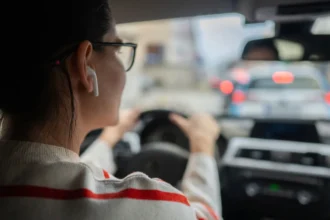 Headphones While Driving: State Laws & Safety Concerns