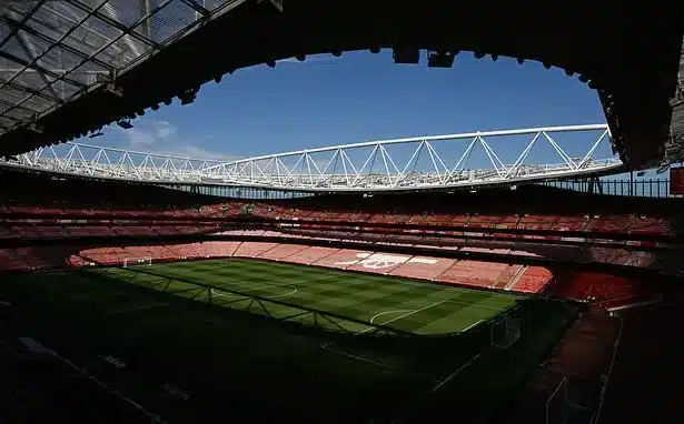 Arsenal Kicks Off Premier League Title Defence Against Coventry