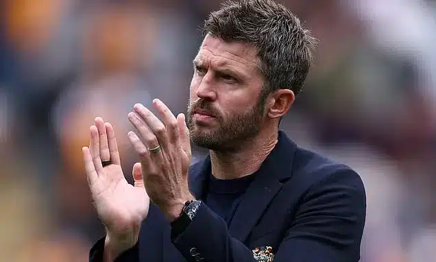 Man Utd’s Transfer Woes: Carrick Left Hanging After Summer Stumbles
